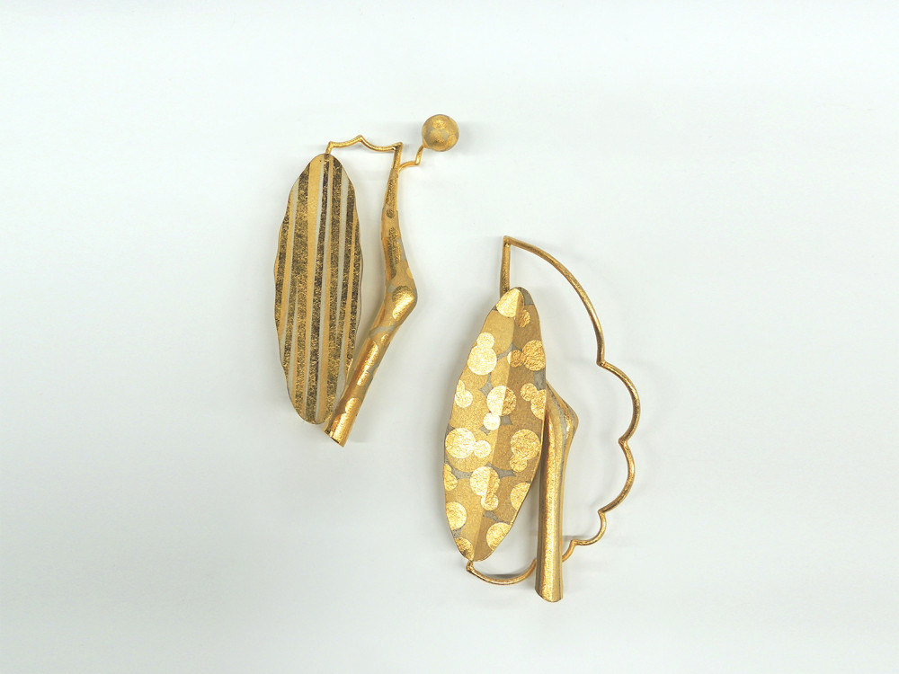 2 Gold Brooches Hiroki iwata