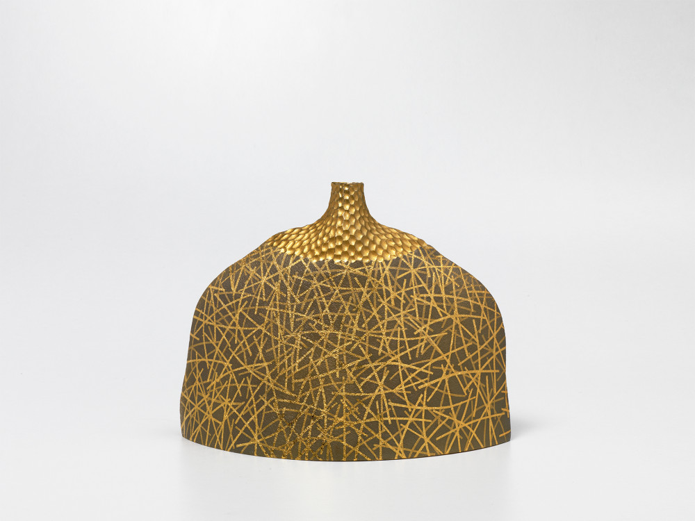 hiroki iwata goldscenevase 02