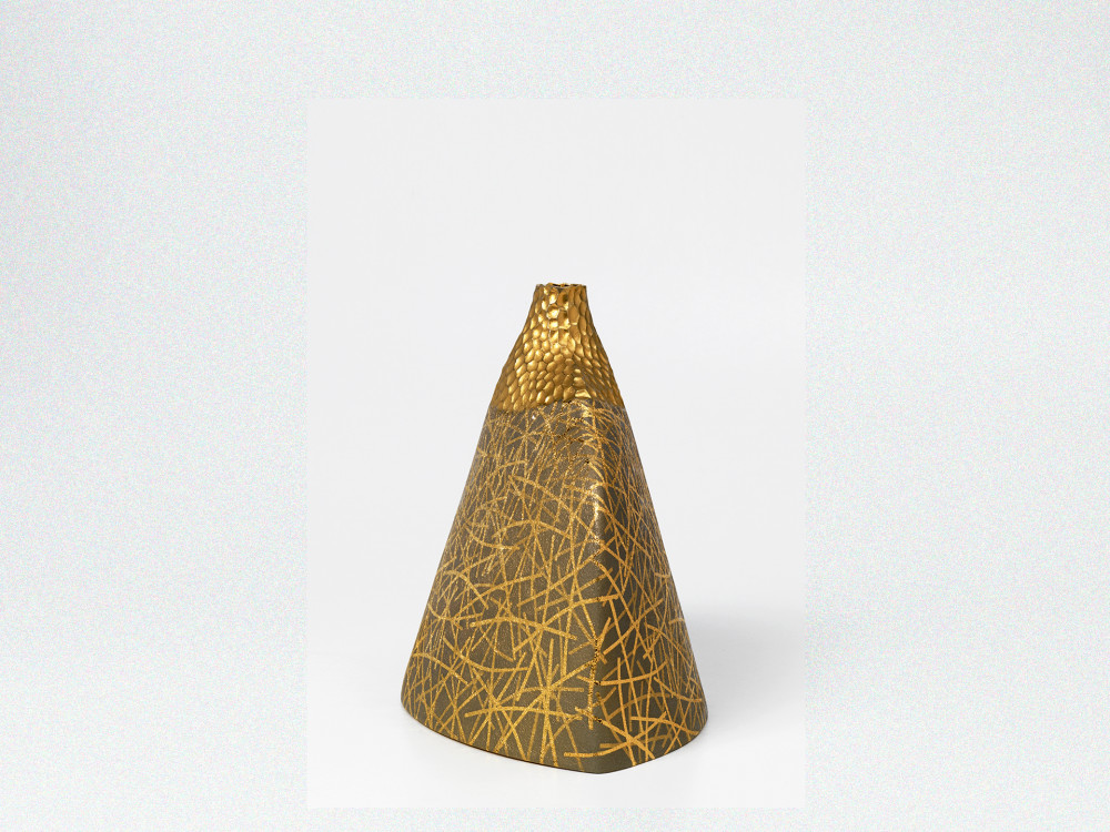 hiroki iwata goldscenevase 03