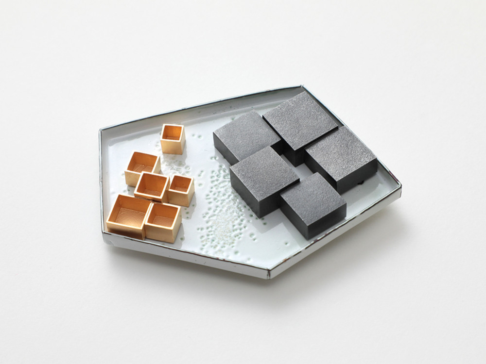 mariko sumikoa Treasure brooch